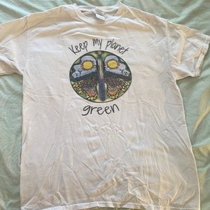 Graphic shirt sleeve tee